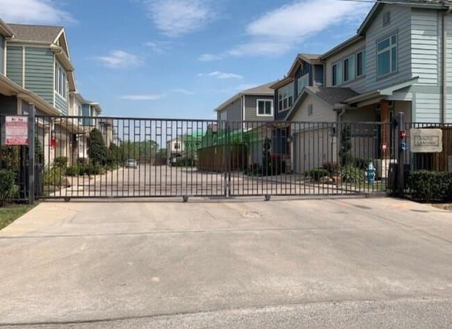 Building Photo - 1804 Cavanal St