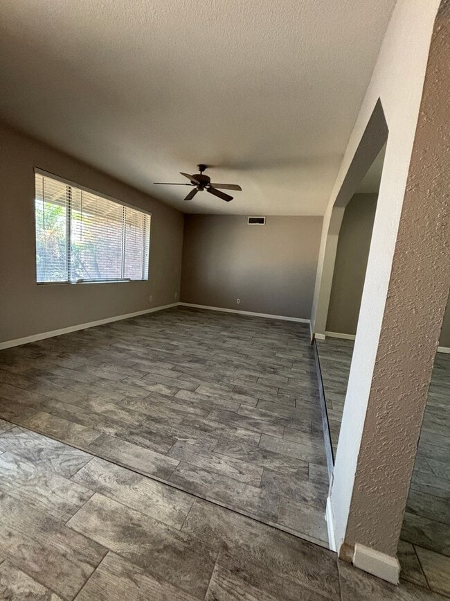 Photo - 921 W Naranja Ave