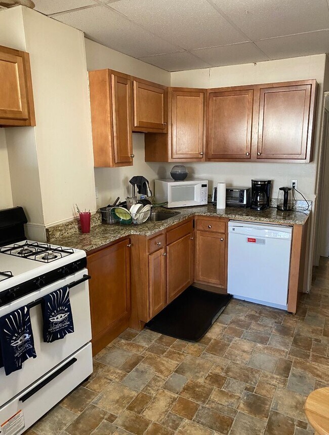 Photo - 77 Newbury St Unidad 1R