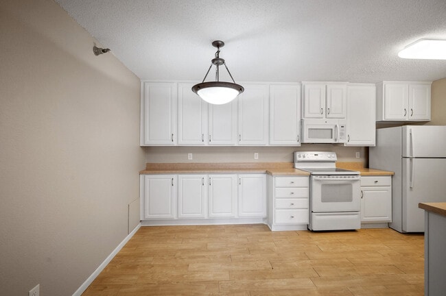 Photo - Sterling Ponds Apartments