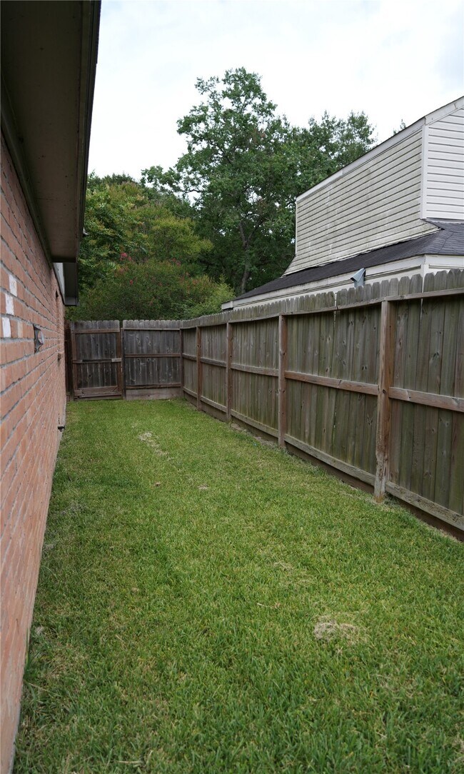 Photo - 17115 Kings Walk Ln