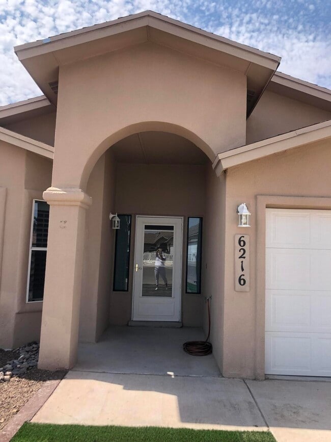 Photo - 6216 Lovebird Ln
