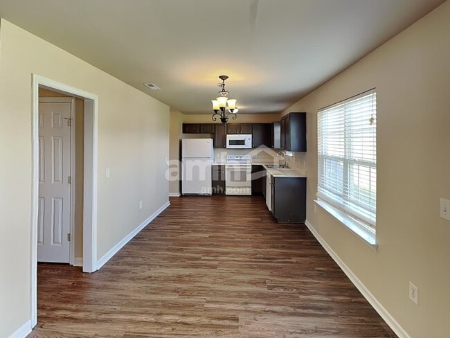 Photo - 1041 Vanguard Dr