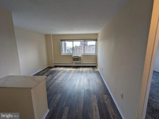 Photo - 2101 Chestnut St