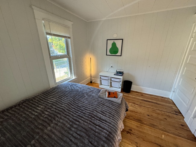 Photo - 1532 Hamilton Ave NW