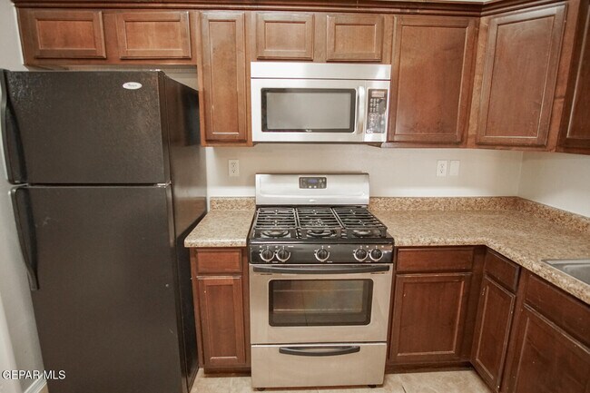 14308 Arabian Point