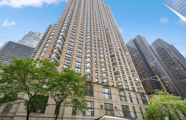 Building Photo - 401 E Ontario St Unit 410