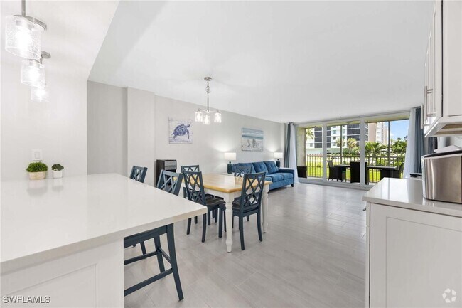 Building Photo - 5 Bluebill Ave Unit 108A Rental