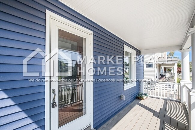Photo - 284 S Union St