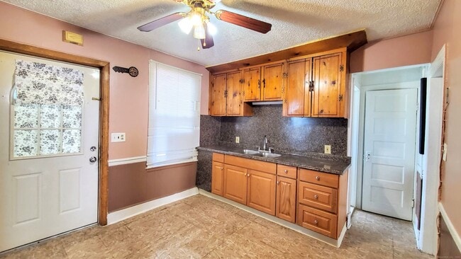 Photo - 266 Falls Ave Apartamento Unidad 1E