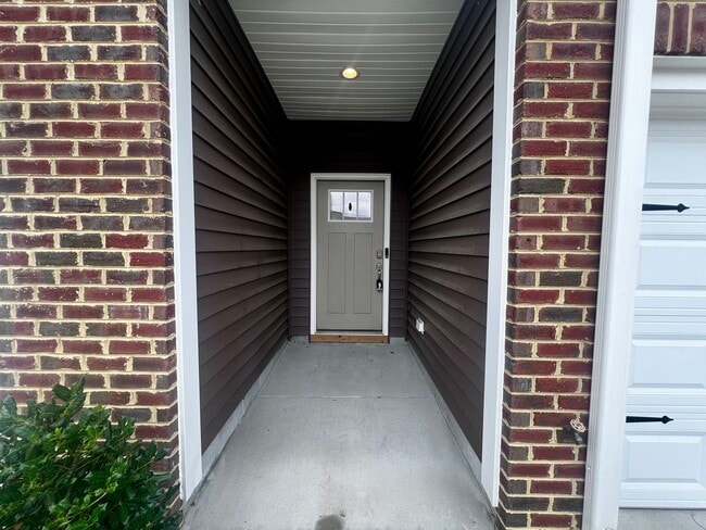Photo - 2542 Fieldsway Dr