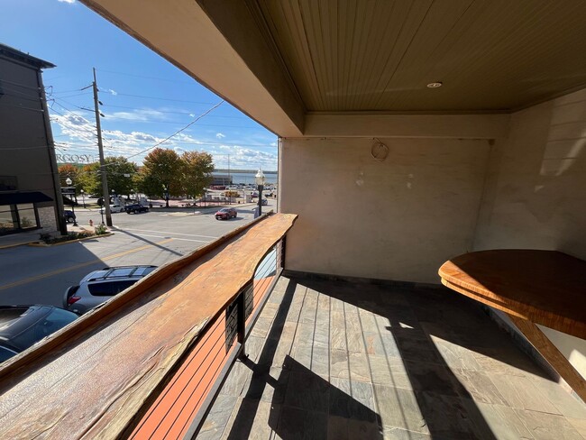 Photo - 10 E Broadway Unit Apt A (2nd Floor)