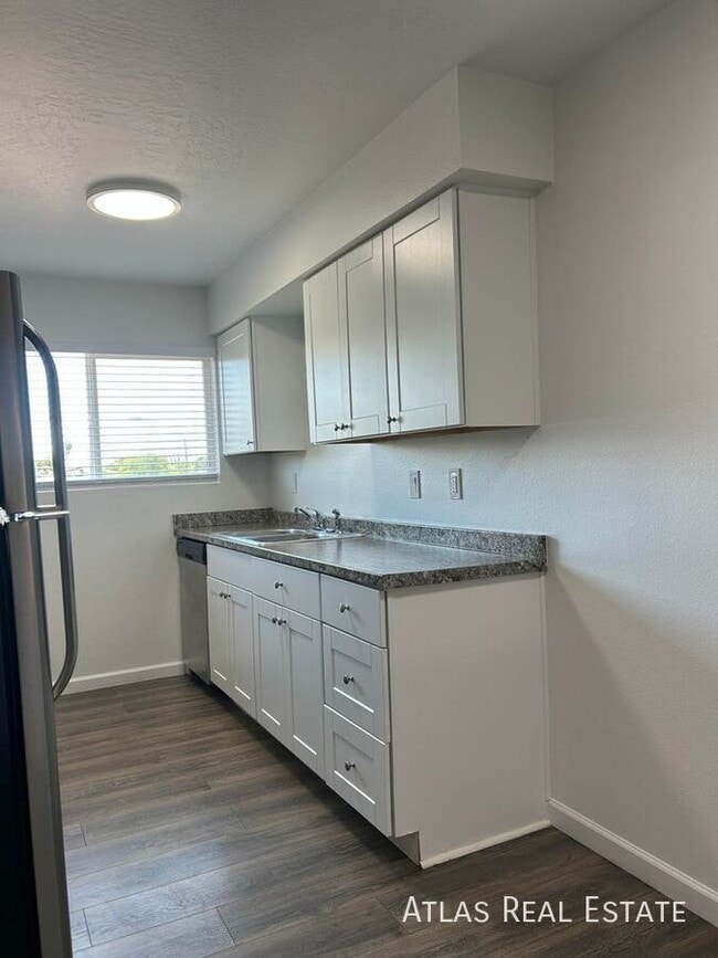 Photo - 1045 E University Dr Unit 202