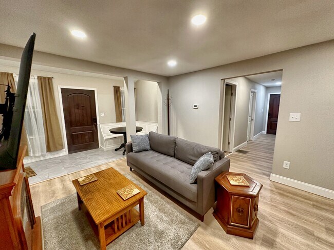 Photo - 614 Jamesville Ave