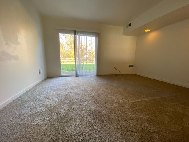 Photo - Wonderful 2 Bedroom Townhouse in Zelienopl...