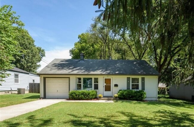 Building Photo - 4901 Canterbury Rd