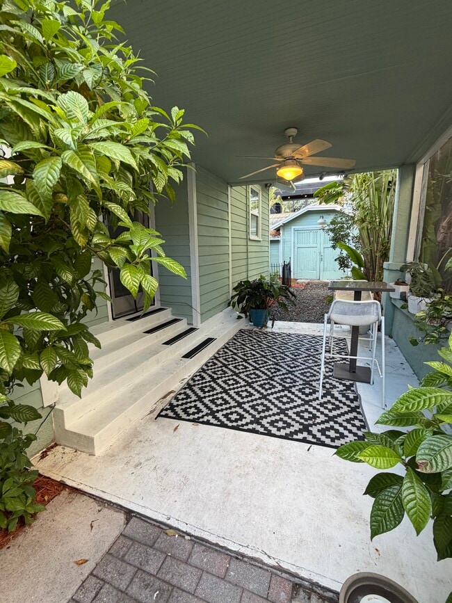 Photo - 27 NE 49th St