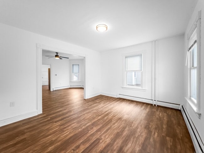 Building Photo - 634 High St Unit 1