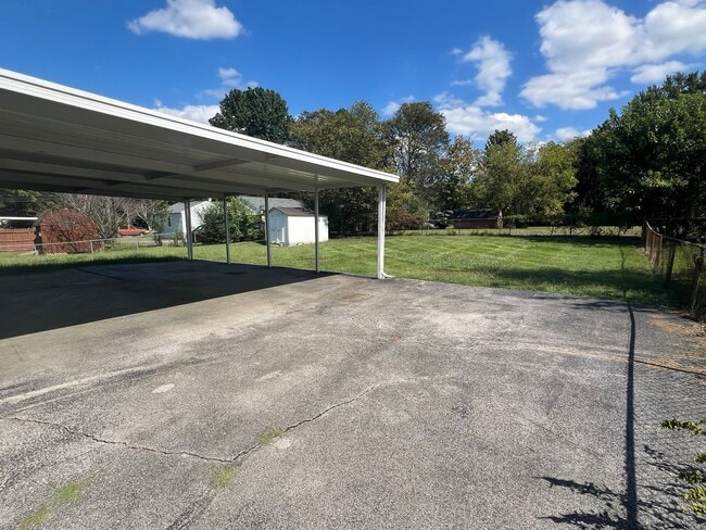 Photo - Ross Dr