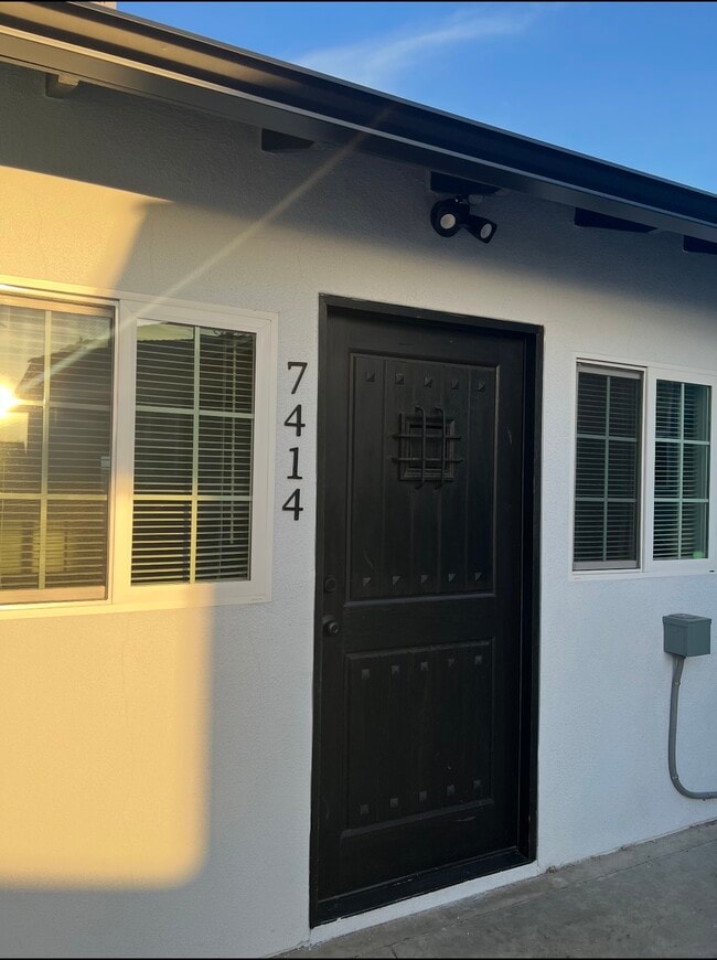 Building Photo - 7414 Gloria Ave Rental