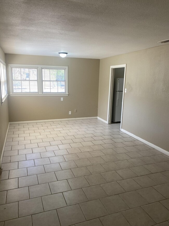 Photo - 1801 Poage Ave