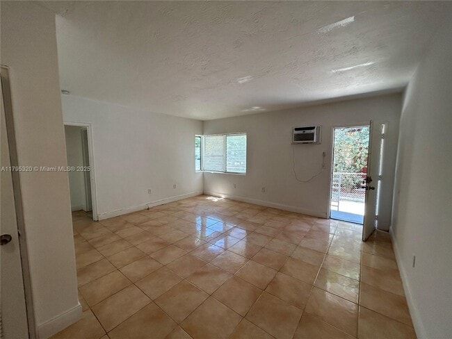 Photo - 8321 Crespi Blvd Unit 1