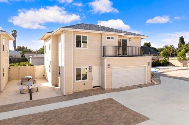 Building Photo - 648 W Grand Ave