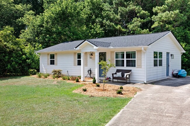 Photo - 223 Woodglen Dr