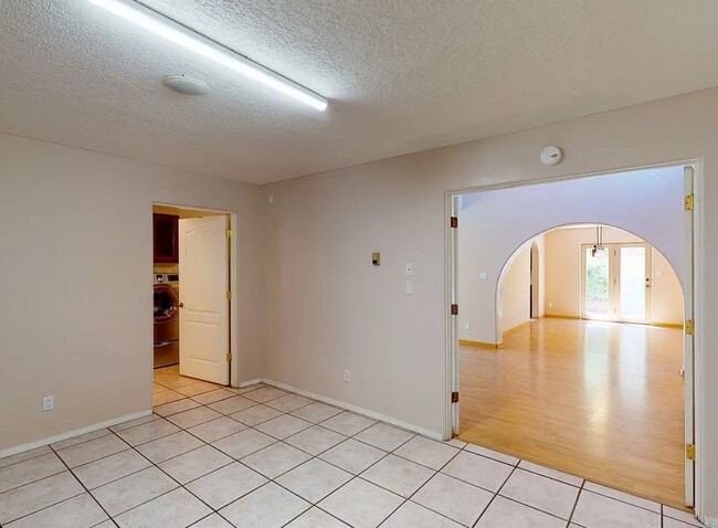 Building Photo - 3254 Nizhoni Dr