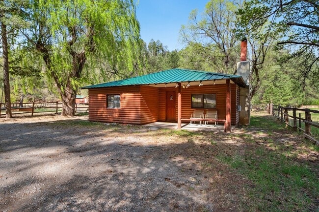 Building Photo - 820 Carrizo Canyon Rd