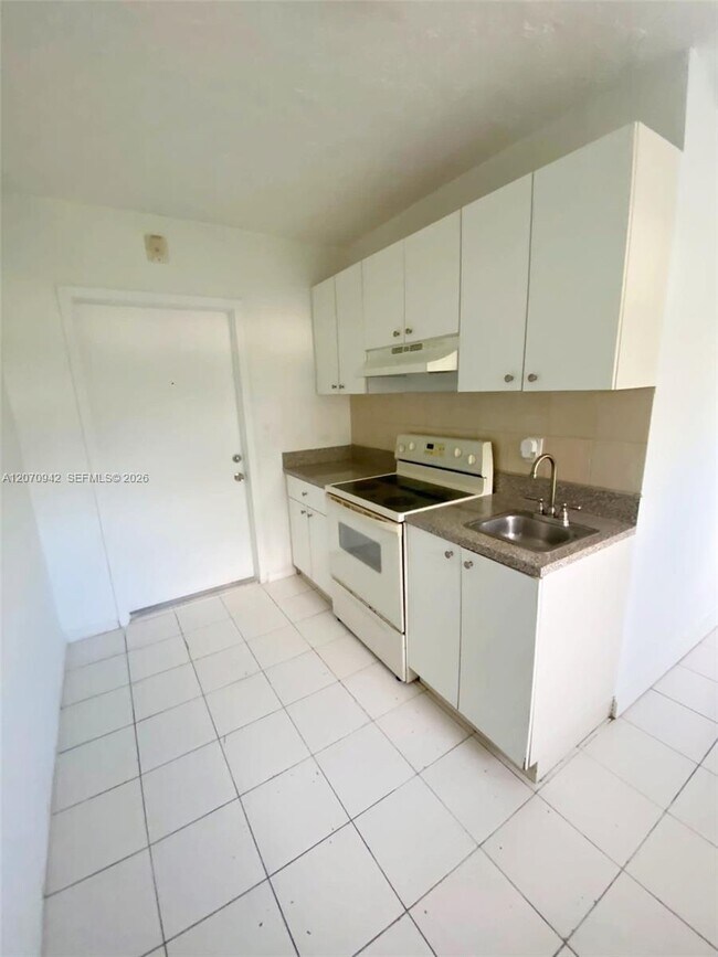 Photo - 2612 Johnson St Unit 13