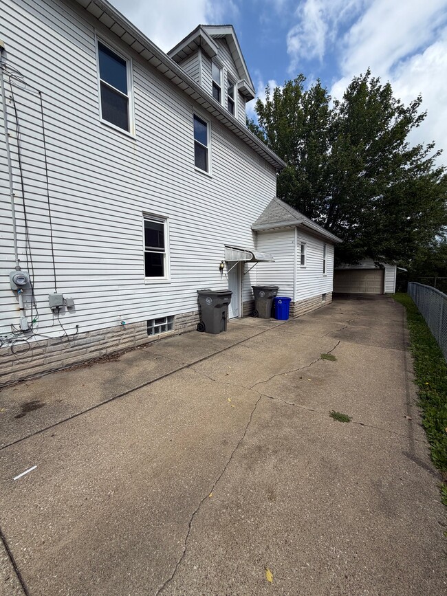 Photo - 1742 Midland Ave
