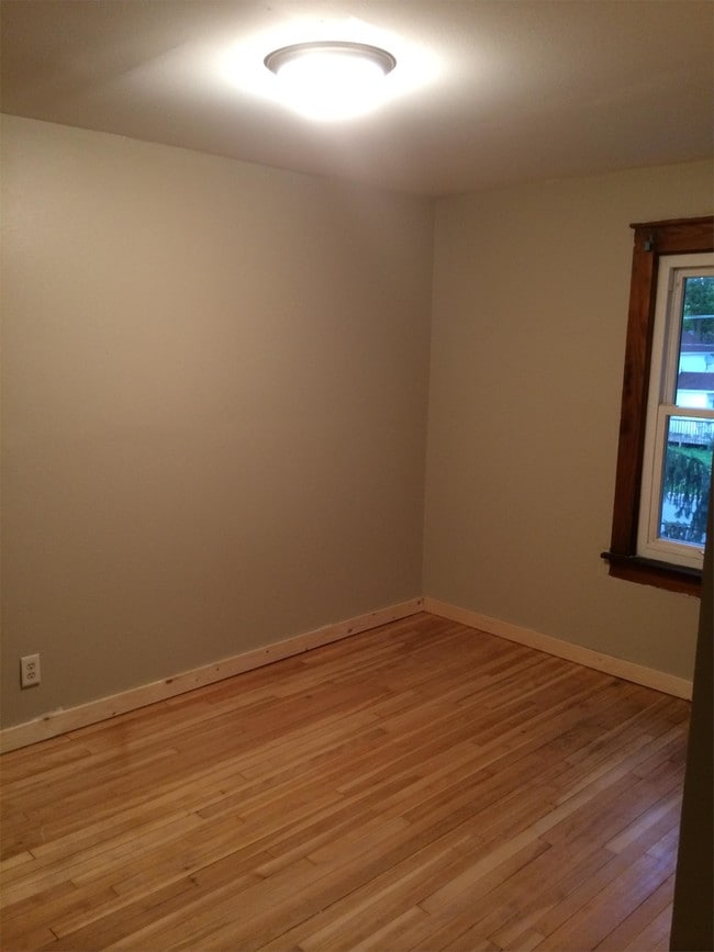 Photo - 228 9th Ave