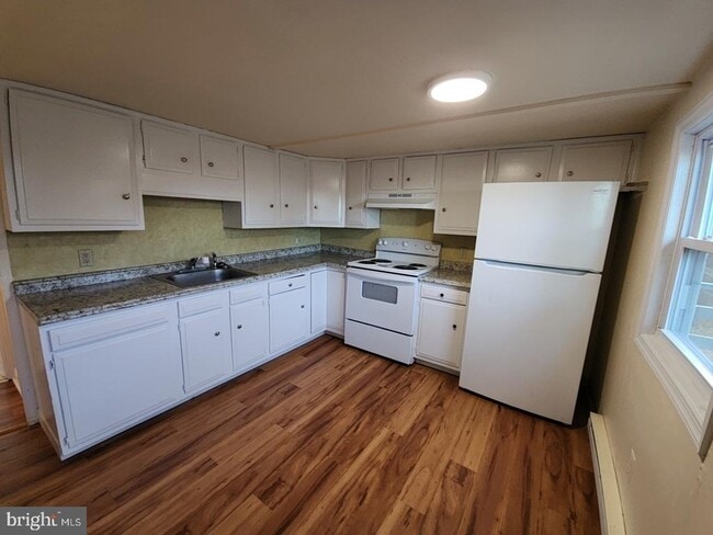 Photo - 228 Crawford Ave Unit 3