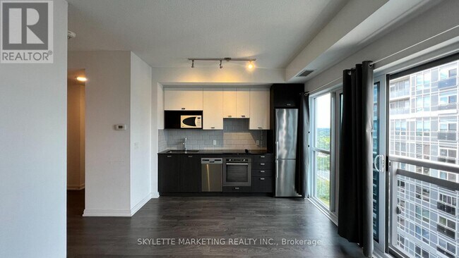 Photo - 275 Village Green Square Unit 3017