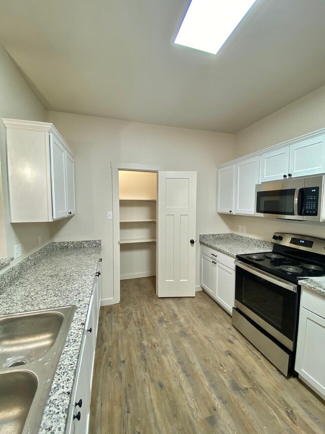 Photo - 2725 137th St