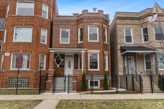 Building Photo - 4342 W Maypole Ave Rental