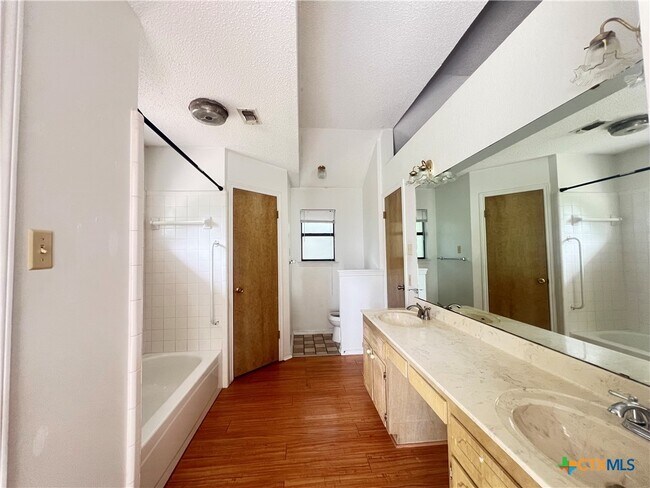 Photo - 4708 Bluestem Ln