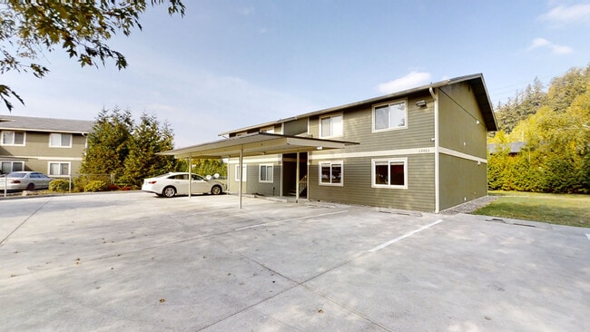 Building Photo - 15915 52nd St E Unit 15915 52nd St E Apt B