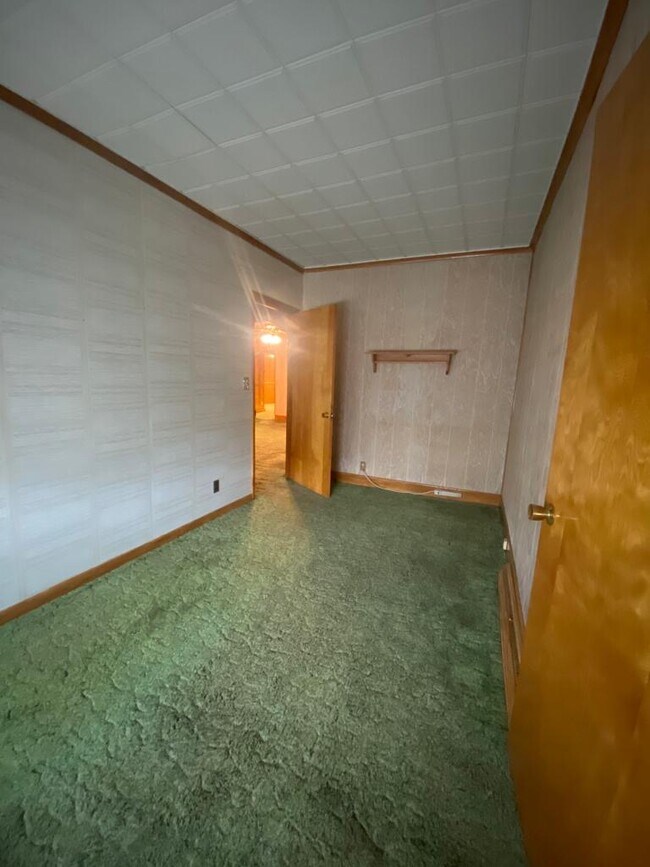 1st Bedroom - 24 Rutherford St Unit 1