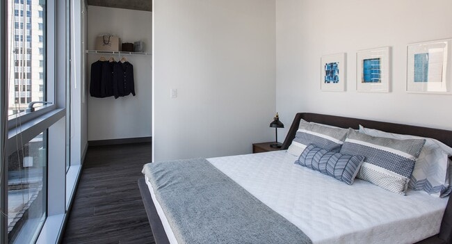 Photo - 212 W Washington St Unit 1403