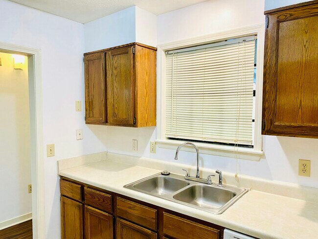 Photo - 117 Bent Creek Cir N
