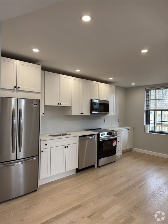 Building Photo - 59 Hawthorne St Unit 3 Rental