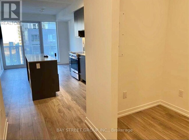 Photo - 4065 Confederation Pkwy Unit 1705