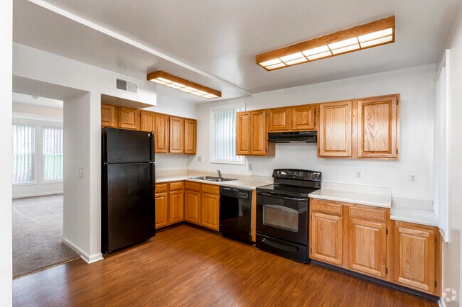 3 BR, 2 BA - 1,696 SF - Carpenter Park