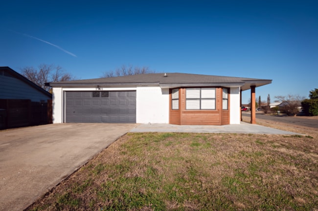 Building Photo - 2700 Terry Dr Rental
