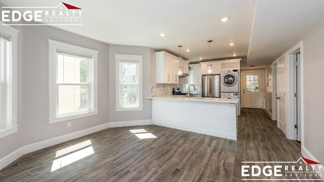 Building Photo - 24 Pearson Rd