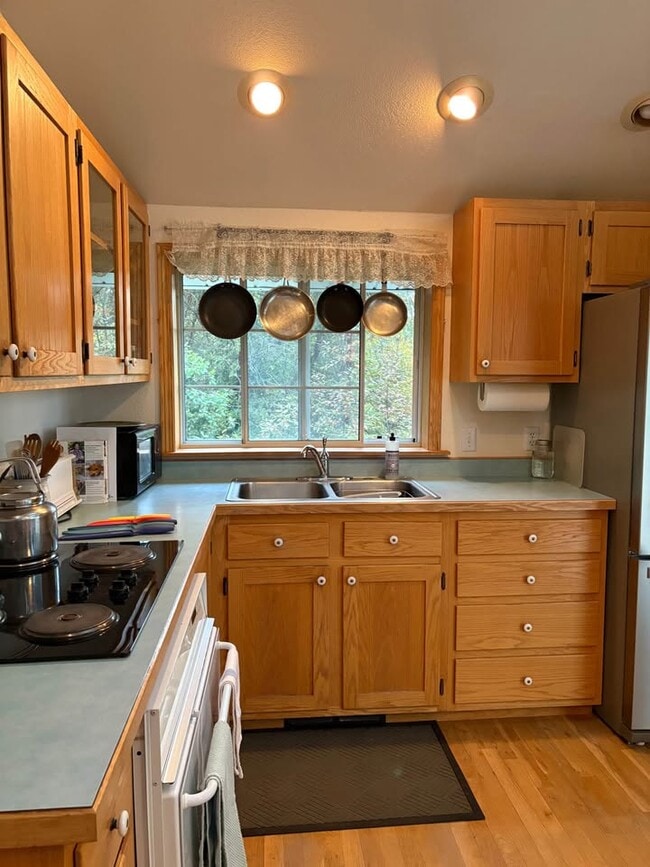 Photo - 757 Bowman Rd