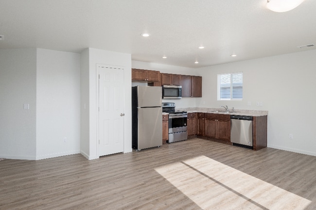 Photo - 6331 Main St Unidad B