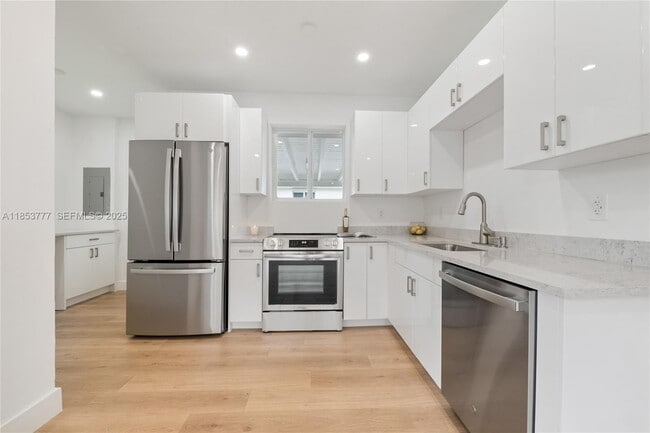 Photo - 2811 SW 65th Ave